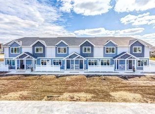 6141 Bradford Ln, Johnston, IA 50131