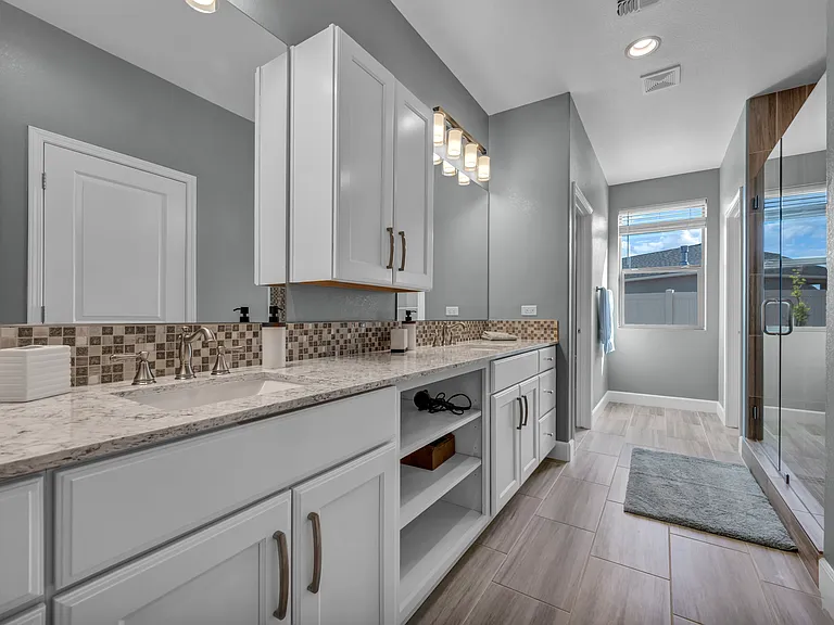 518 Riverbed Cir — Photo 31
