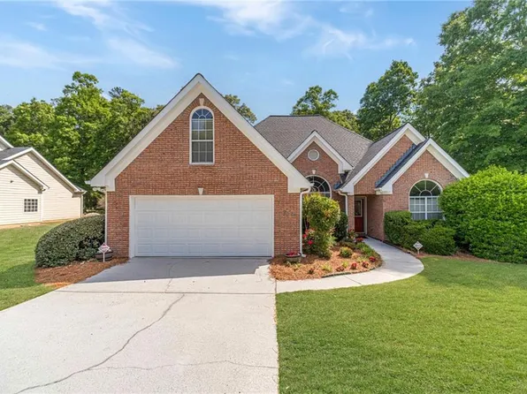 2111 Vintage Oaks Dr, Loganville, GA 30052