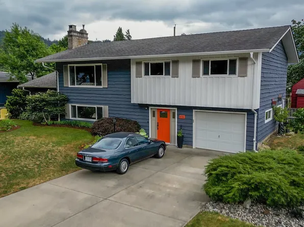 630 Hazel St, Hope, BC V0X 1L3