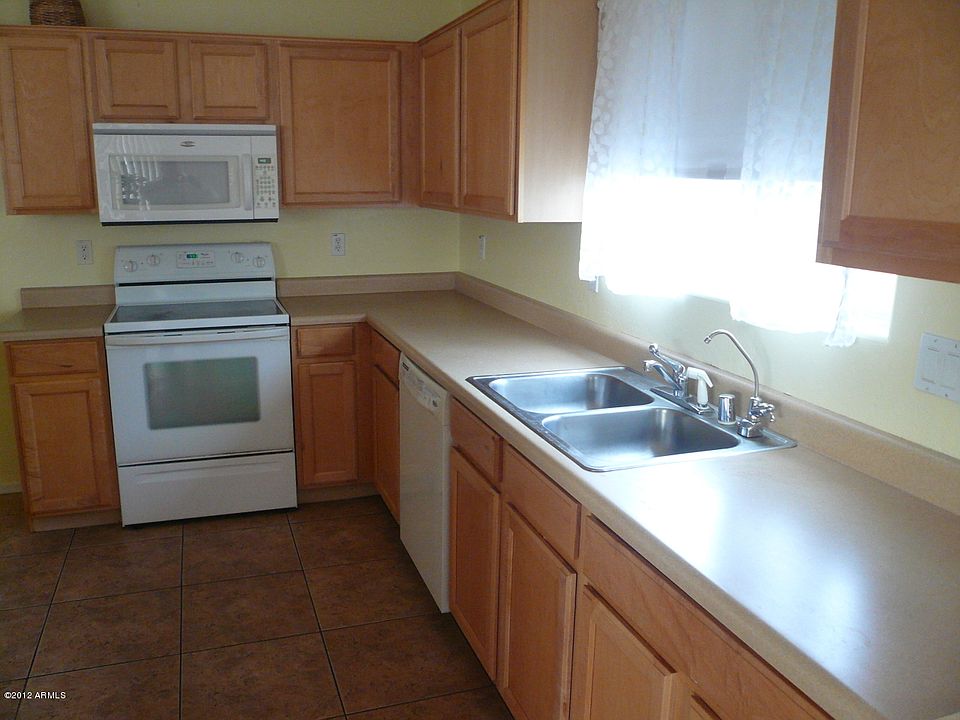2nd image of 15351 W Laurel Ln