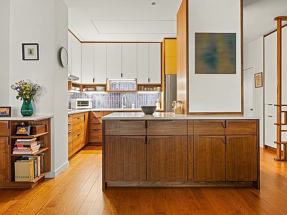 5th image of 219 Union St APT 1A