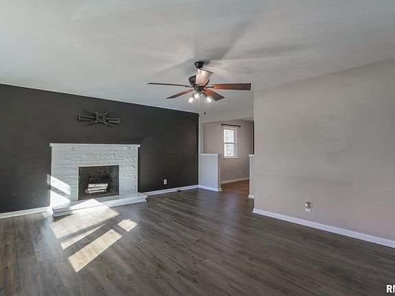 3rd image of 214 W Muller Rd