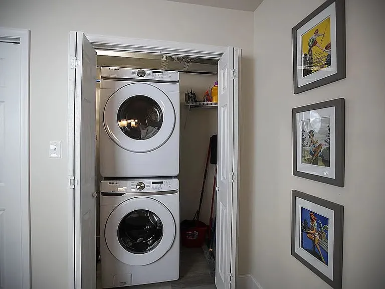 164 S Winchester Ave — Photo 4