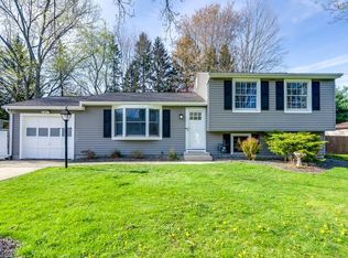 1146 Tait Rd, New Franklin, OH 44319