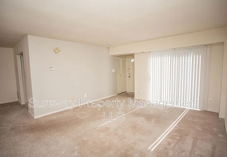 2147 Harbour Dr — Photo 7