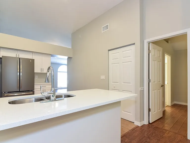 431 Benson St — Photo 10