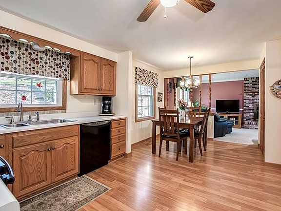3rd image of 1232 Armstrong Dr