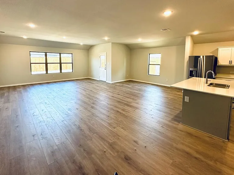 524 Hickory Ridge Dr — Photo 4