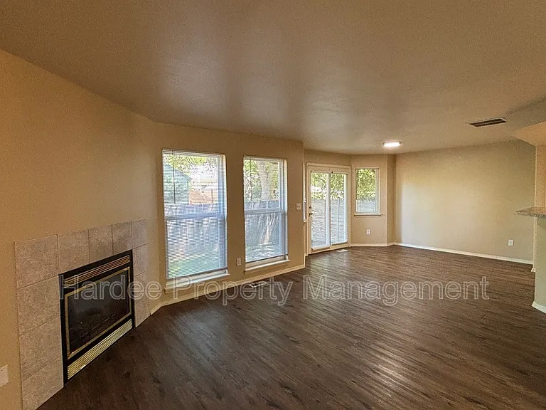 1602 W Highland St — Photo 7