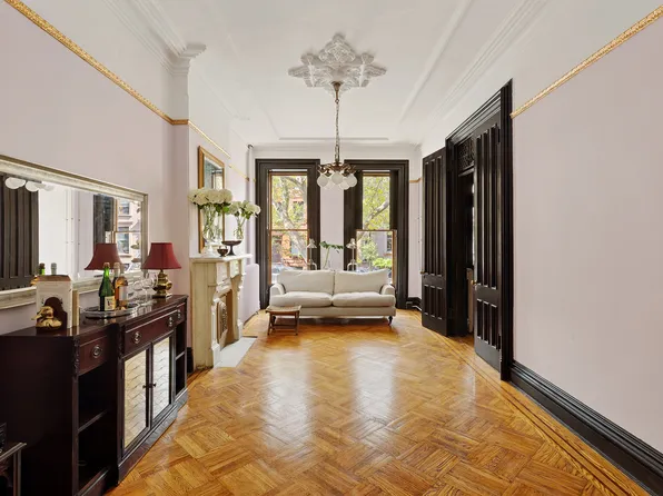 309 Vanderbilt Avenue image 3 of 27