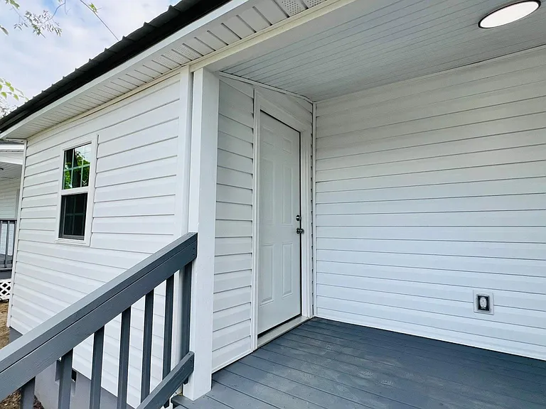 108 E Dewey St — Photo 7