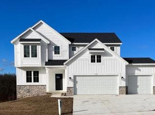 1769 Solitude Dr NE, Grand Rapids, MI 49525