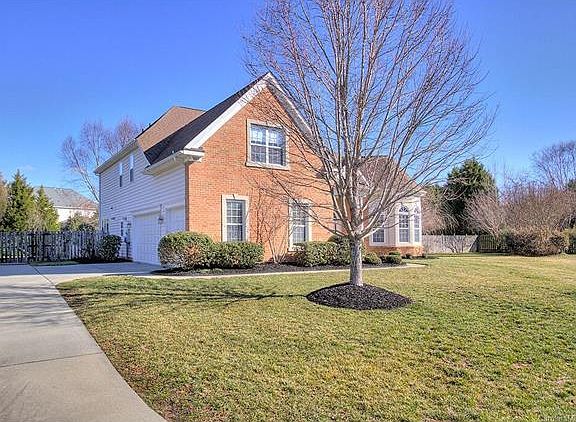 2nd image of 9502 McAlpine Ct
