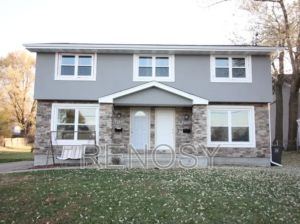 4926 Madison Ave, Des Moines, IA 50310
