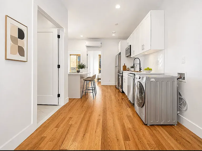 431 Warwick St #1D — Photo 2