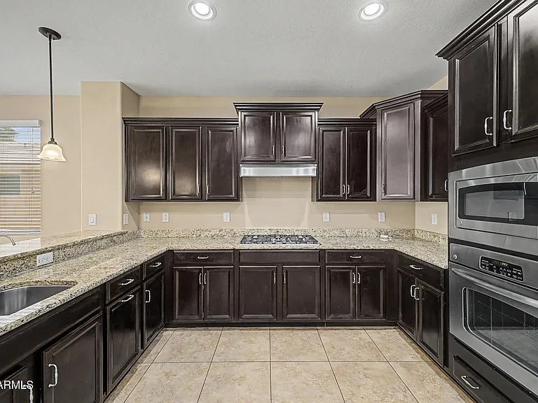2531 E Eleana Ln — Photo 16