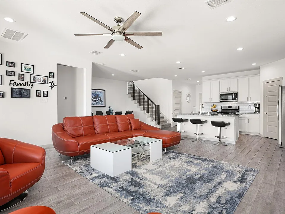 2421 Mar Vista Ln