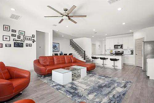2421 Mar Vista Ln Photo 1