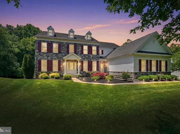 17 Waterton Dr, Bear, DE 19701