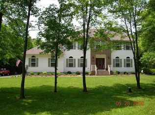 16 Barcroft Rd, Frenchtown, NJ 08825