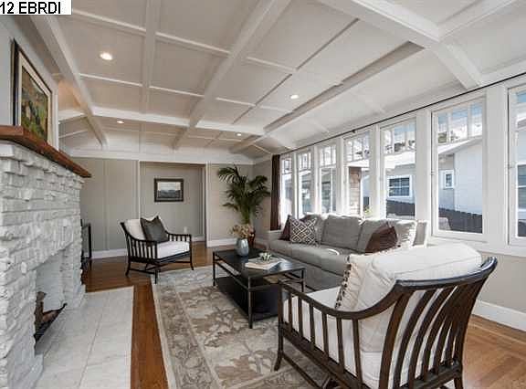 3rd image of 4018 Elston Ave