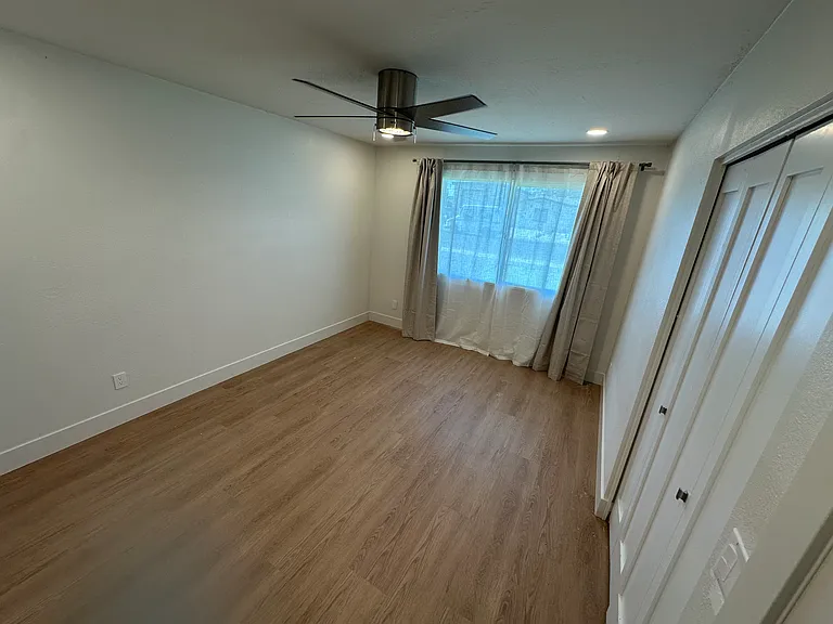 903 E Hermosa Dr — Photo 14