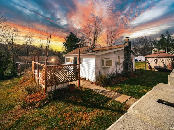 17 Baldwin Rd, Carmel, NY 10512