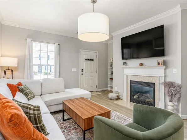4007 Tarrant Trace Cir, High Point, NC 27265