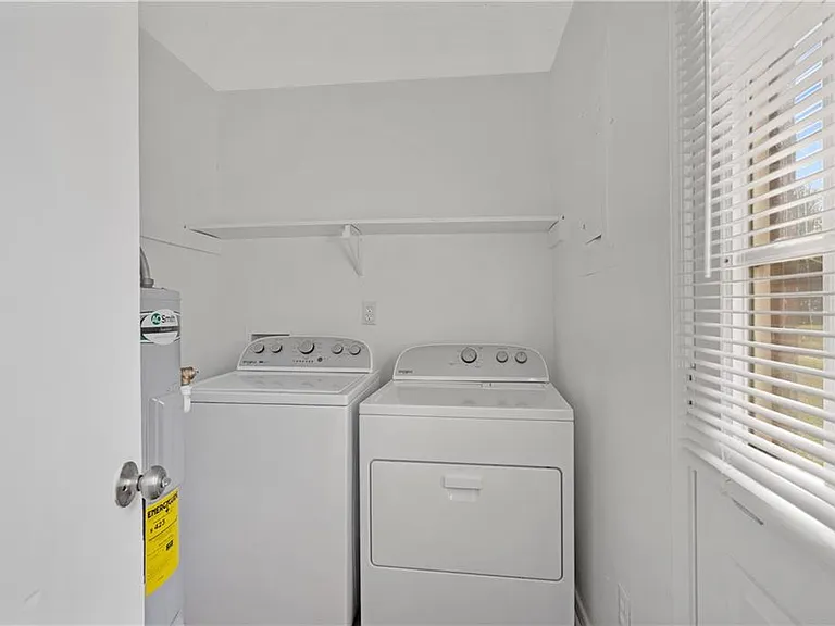233 Tanglewood Dr #B — Photo 10