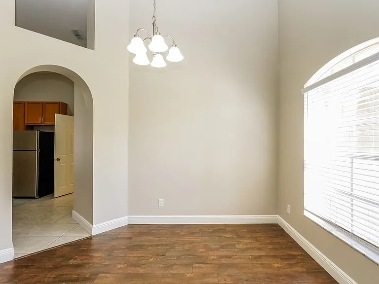 936 Haverford Dr — Photo 4