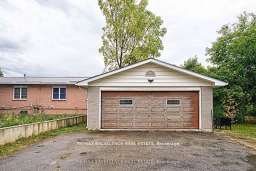 3rd image of 1595 Borden St