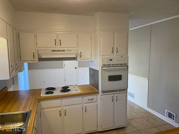 3rd image of 640 Jefferson Ave