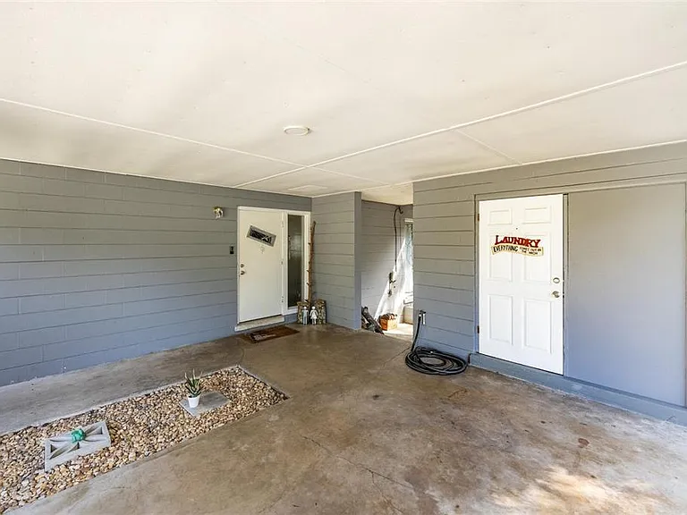 749 NW 34th St — Photo 9