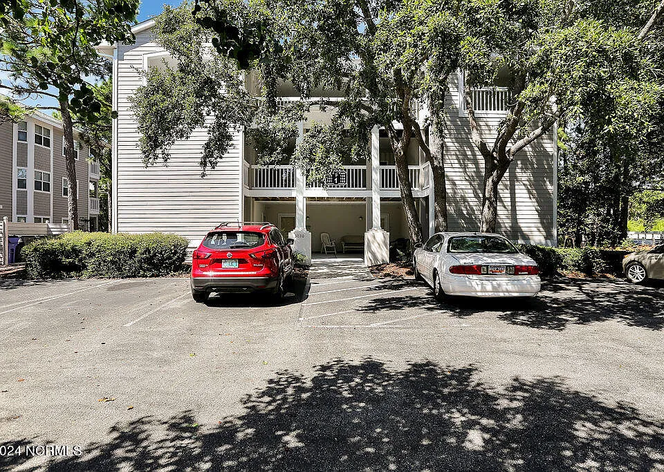 3030 Marsh Winds Cir #102
