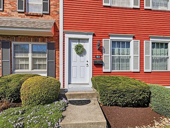 2nd image of 93 Applewood Dr
