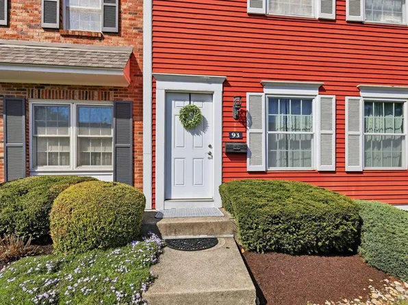 93 Applewood Dr, Fairfield, OH 45014