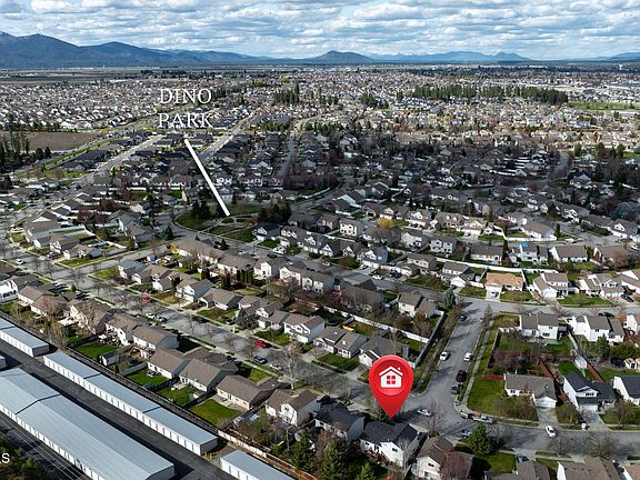 3rd image of 2780 W Versailles Dr