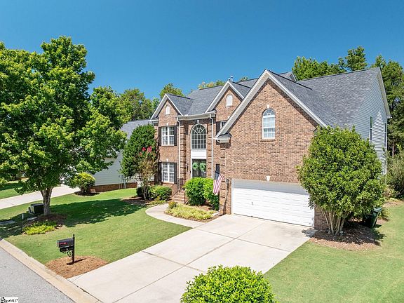 2nd image of 8 Green Bank Ln
