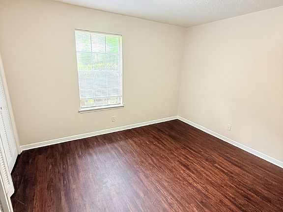 4th image of 965 Navco Rd