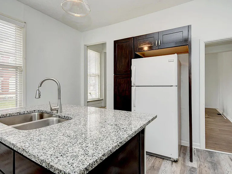 683 S Champion Ave #683 — Photo 7