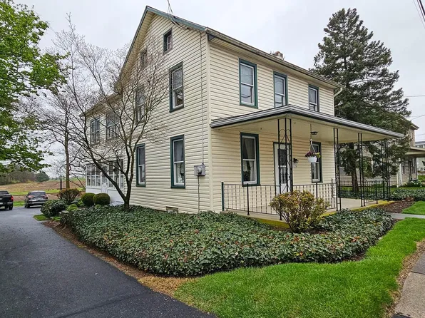 1730 Buchanan Trl E #E, Shady Grove, PA 17256