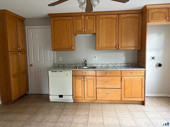3rd image of 405 Prospect St #2