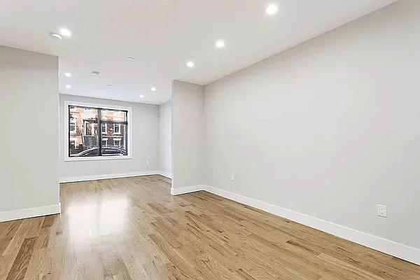 Rented by Blue Egg Realty Corp | media 16