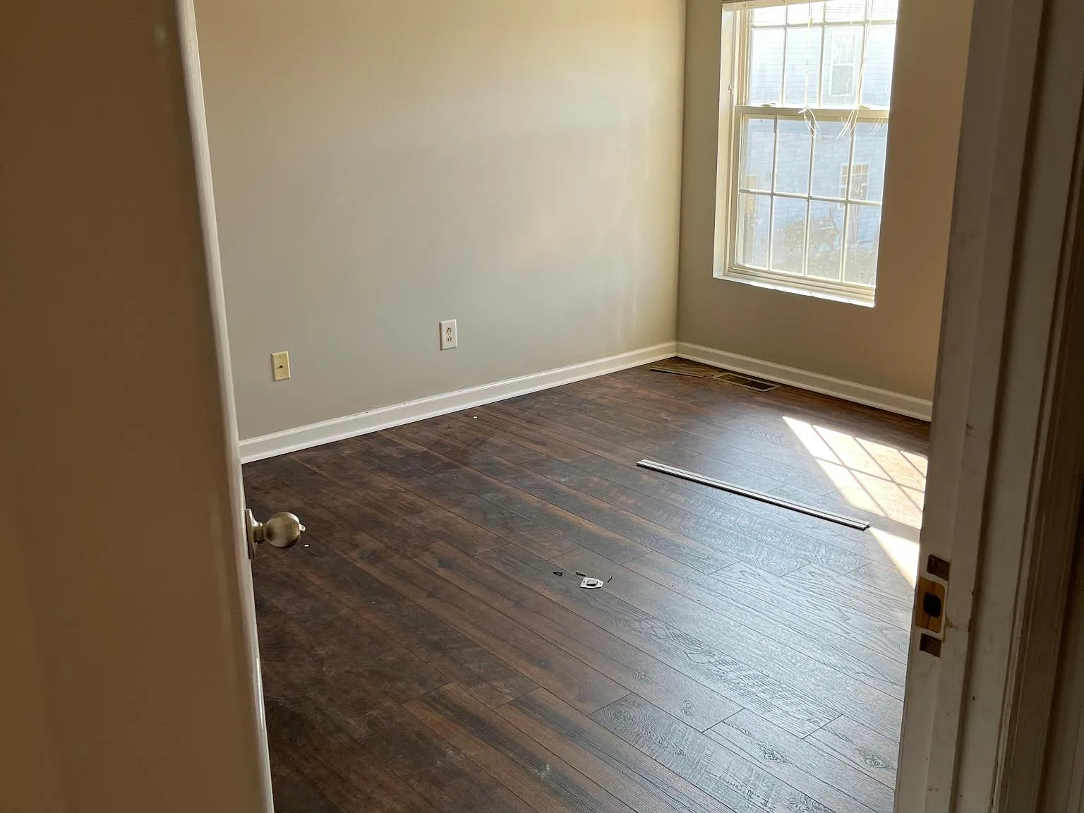 3 bed, 2.5 bath, 1850 sqft, $2,100 — Photo 2