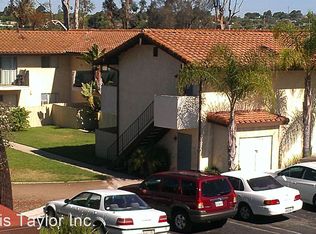 412 Plymouth Dr APT 12, Vista, CA 92083