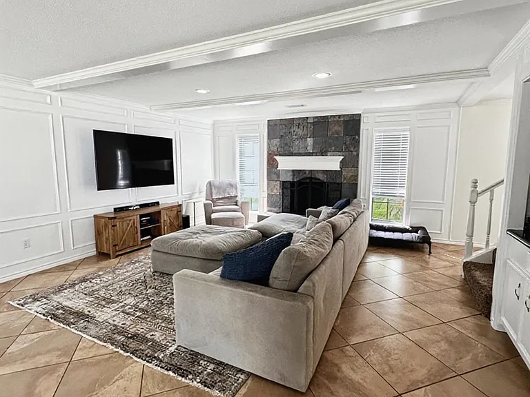 3934 Cypress Lake Dr — Photo 7