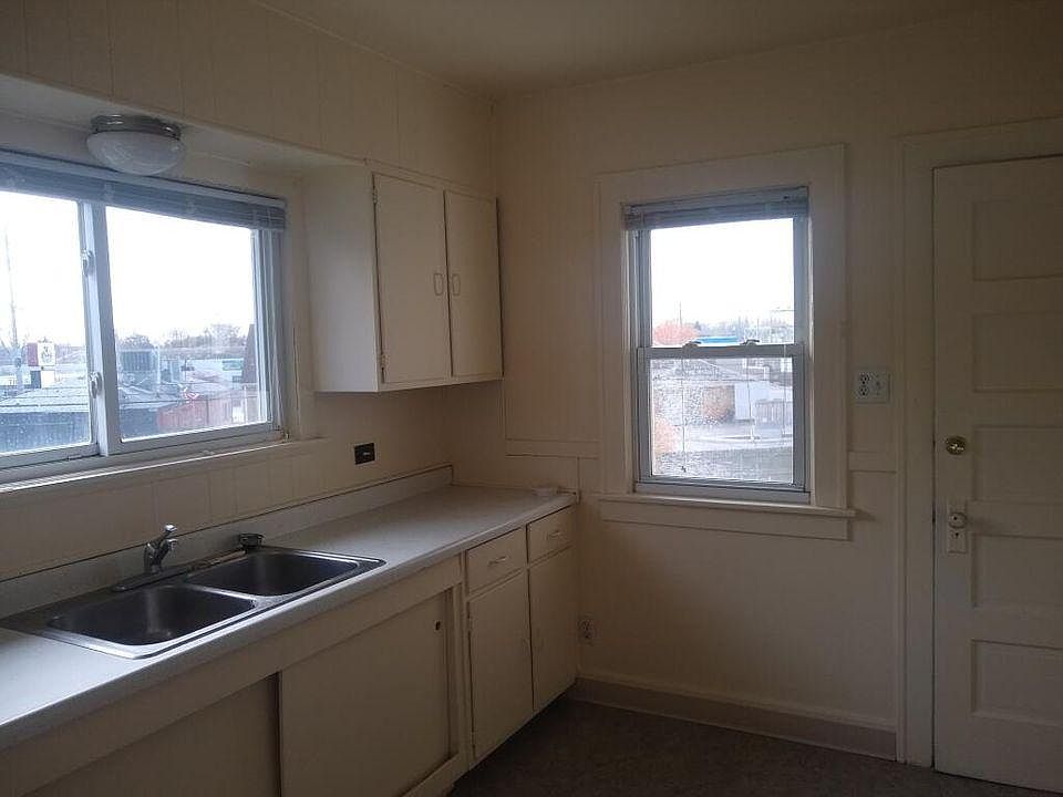 1st image of 1422 Stanton Ave #2