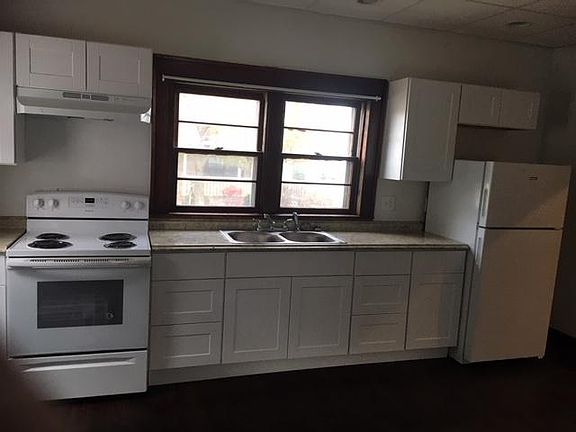 2nd image of 615 N High St
