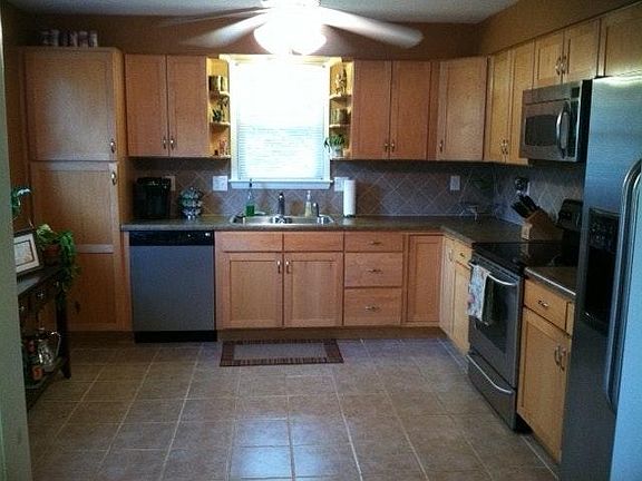 4th image of 1041 S 78th St